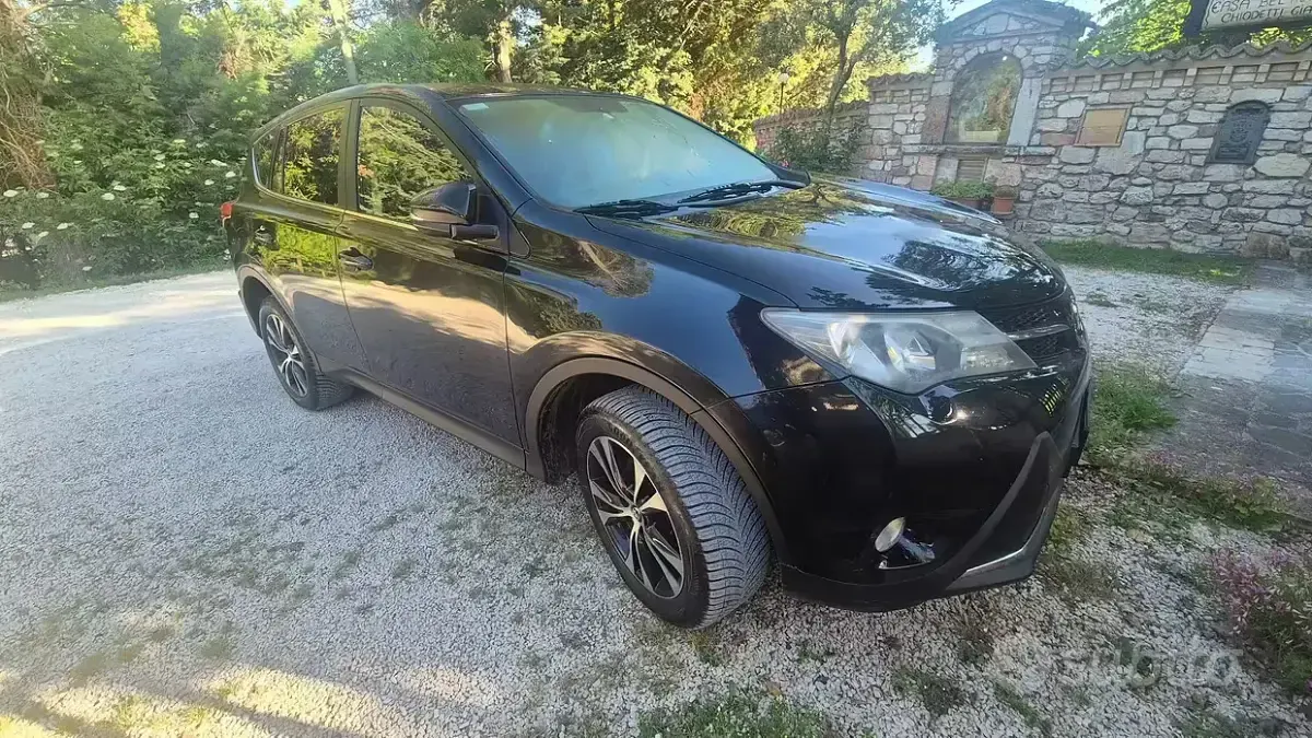 Usata Toyota RAV4 Active 150 CV (110 kW) 2014 Nero SUV