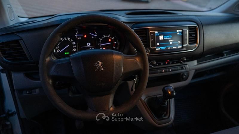 Usata Peugeot Traveller 116 CV (85 kW) 2016 Argento Monovolume