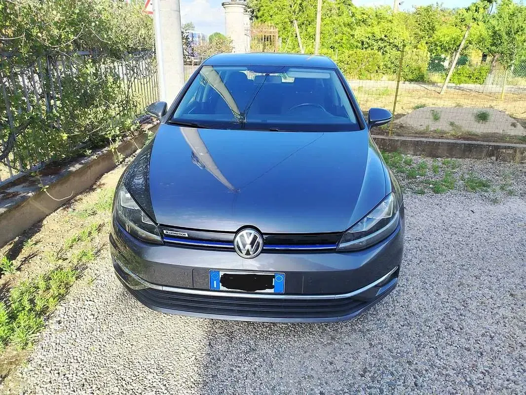 Usata VW Golf VII Trendline 110 CV (80 kW) 2017 Grigio Berlina