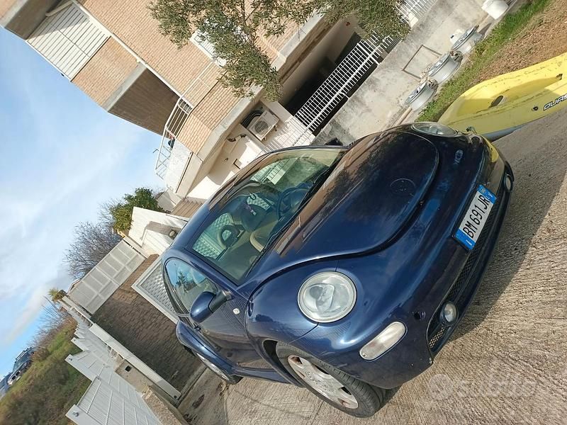 Usata VW Beetle 90 CV (66 kW) 2000 Blu Utilitaria