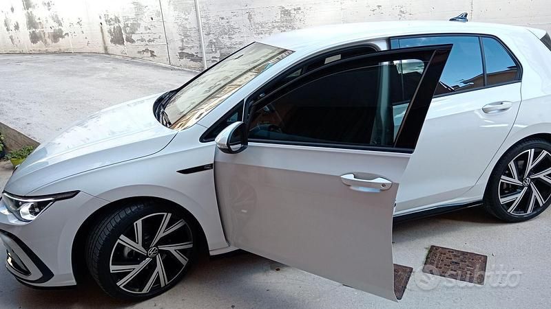 Usata VW Golf VIII R-line 150 CV (110 kW) 2022 Bianco Berlina