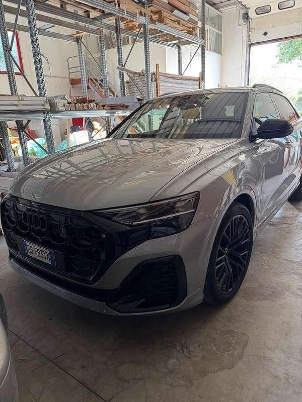 Usata Audi Q8 Ambiente 286 CV (210 kW) 2024 Grigio SUV