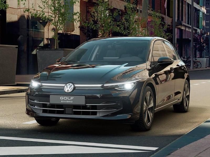 Nuova VW Golf VIII Style 204 CV (150 kW) 2026 Grenadill black metallizzato Berlina