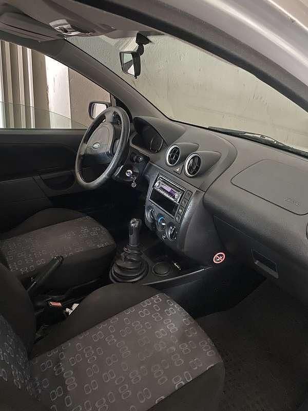 Usata Ford Fiesta Ghia 75 CV (55 kW) 2007 Utilitaria