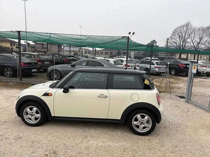 Usata Mini ONE 95 CV (69 kW) 2007 Beige Utilitaria