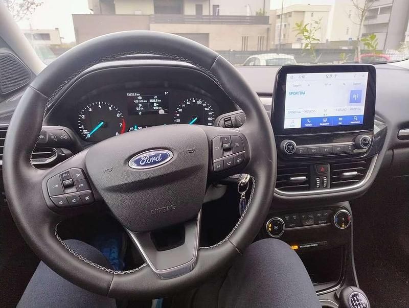 Usata Ford Puma Titanium 125 CV (91 kW) 2024 Blu/azzurro SUV