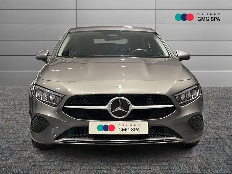 Usata Mercedes A180 Advanced 116 CV (85 kW) 2025 Grigio Utilitaria