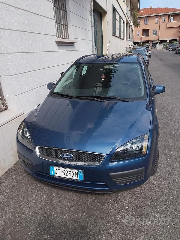 Usata Ford Focus 90 CV (66 kW) 2005 Blu Station wagon