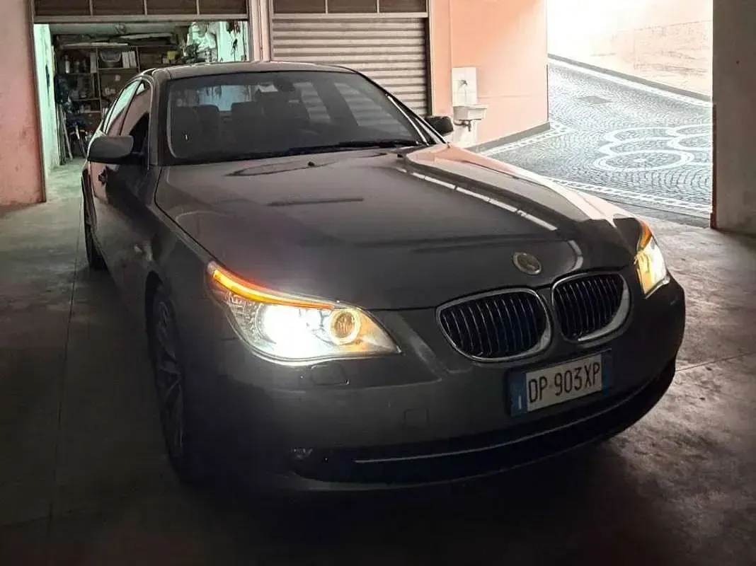 Usata BMW 520 177 CV (130 kW) 2008 Argento Berlina