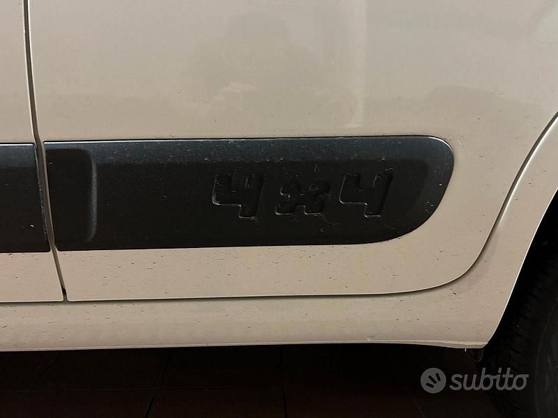 Usata Fiat Panda 4x4 85 CV (62 kW) 2024 Bianco Utilitaria