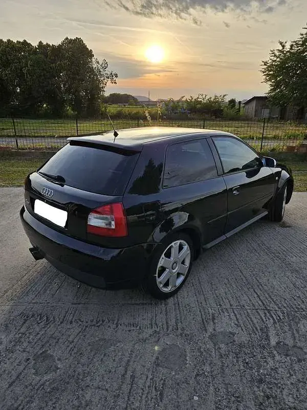 Usata Audi S3 Ambiente 225 CV (165 kW) 2002 Nero Utilitaria