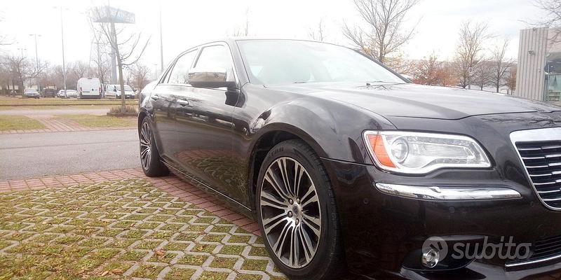 Usata Lancia Thema 239 CV (175 kW) 2011 Marrone Berlina