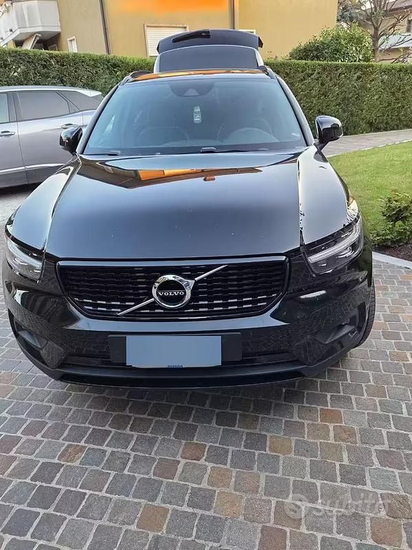 Usata Volvo XC40 150 CV (110 kW) 2019 Nero SUV