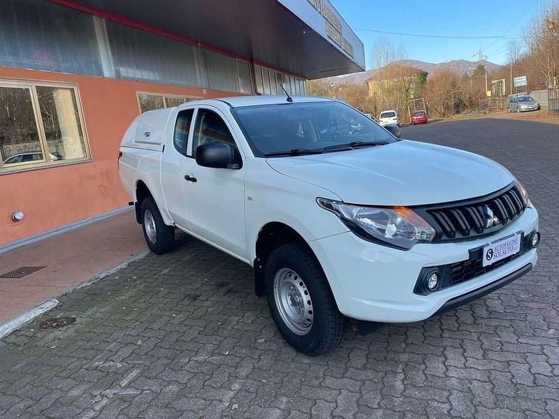 Usata Mitsubishi L200 Invite 154 CV (113 kW) 2019 Bianco Pick-up