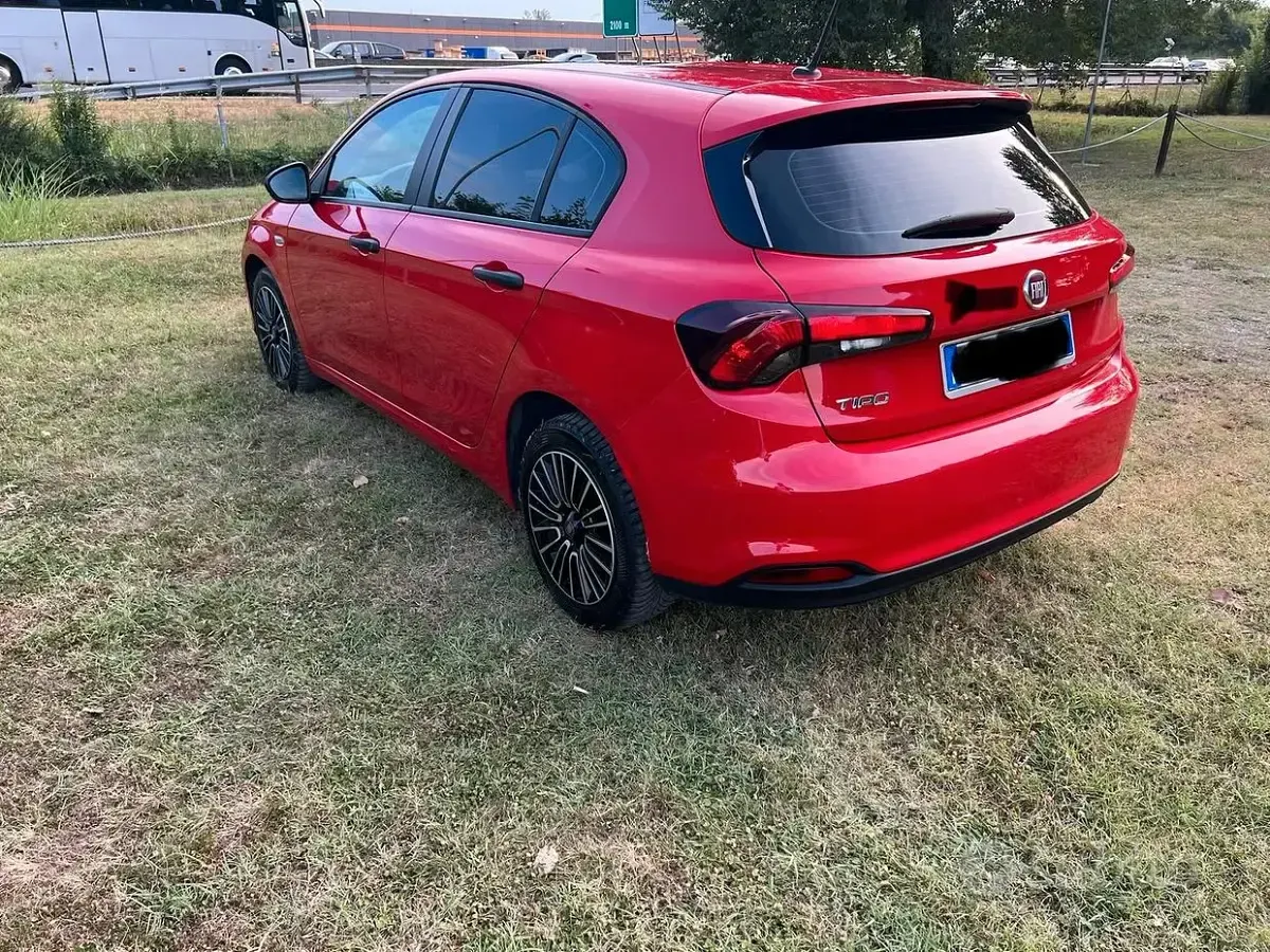 Usata Fiat Tipo Lounge 131 CV (96 kW) 2022 Rosso Berlina
