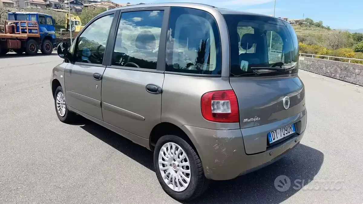 Usata Fiat Multipla 103 CV (75 kW) 2009 Grigio Monovolume