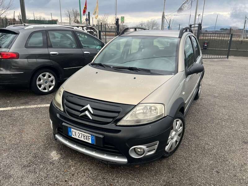 Giallo Usata 2006 Citroën C3 XTR Due volumi | 1999 € (Ottimo prezzo) - Immagine 1/4