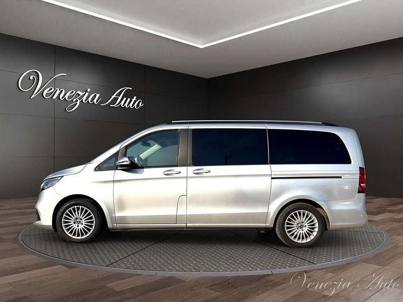 Usata Mercedes V220 163 CV (119 kW) 2019 Argento Monovolume