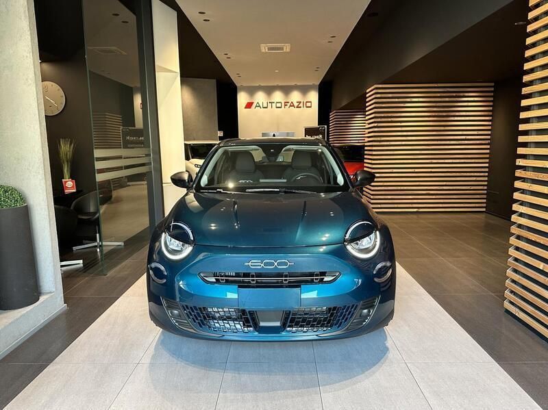 Usata Fiat 600 100 CV (73 kW) 2024 Verde SUV