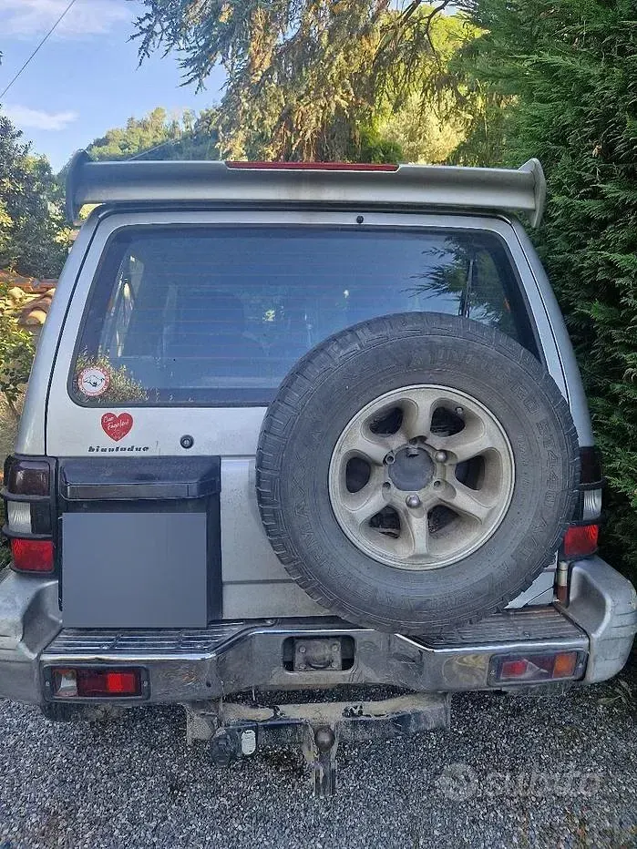 Usata Mitsubishi Pajero 125 CV (91 kW) 1999 Grigio SUV