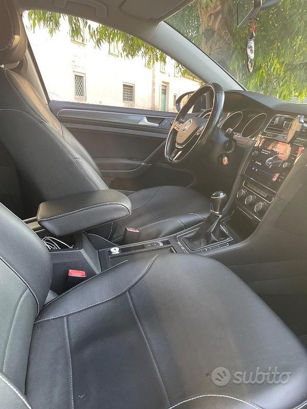 Usata VW Golf VIII 115 CV (84 kW) 2021 Grigio Utilitaria