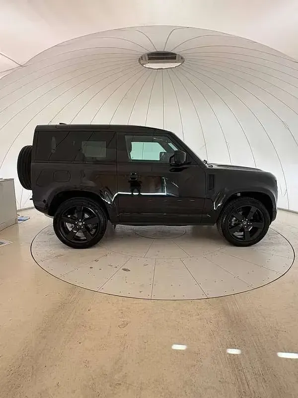 Usata Land Rover Defender SE Dynamic 200 CV (147 kW) 2025 Nero SUV