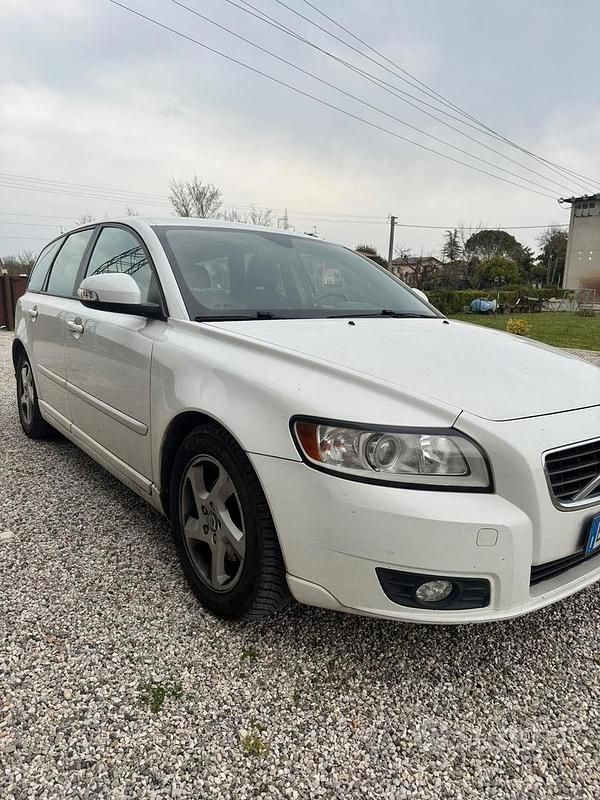 Usata Volvo V50 Plus 2012 Bianco Station wagon