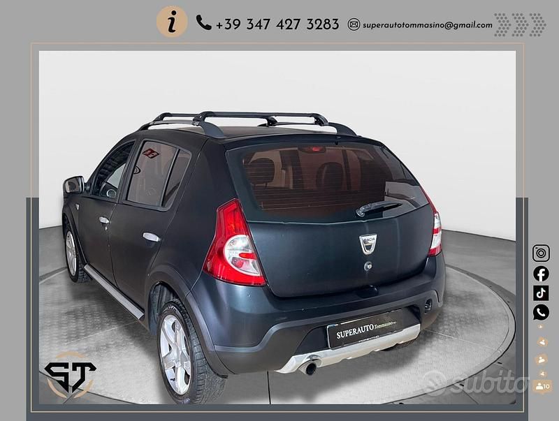 Usata Dacia Sandero Stepway 85 CV (62 kW) 2012 Nero Berlina