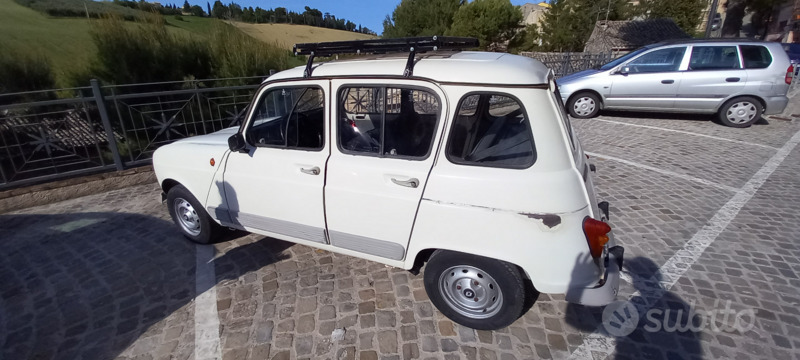 Usato 1988 Renault R4 1.0 Benzin 33 CV (1.800 €)