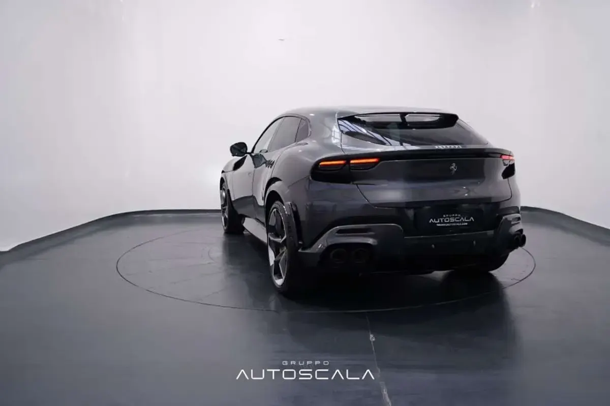 Usata Ferrari Purosangue 718 CV (528 kW) 2025 Grigio silverstone met. SUV