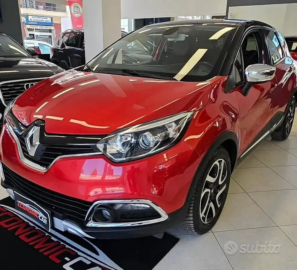 Usata Renault Captur Intens 90 CV (66 kW) 2016 Rosso SUV