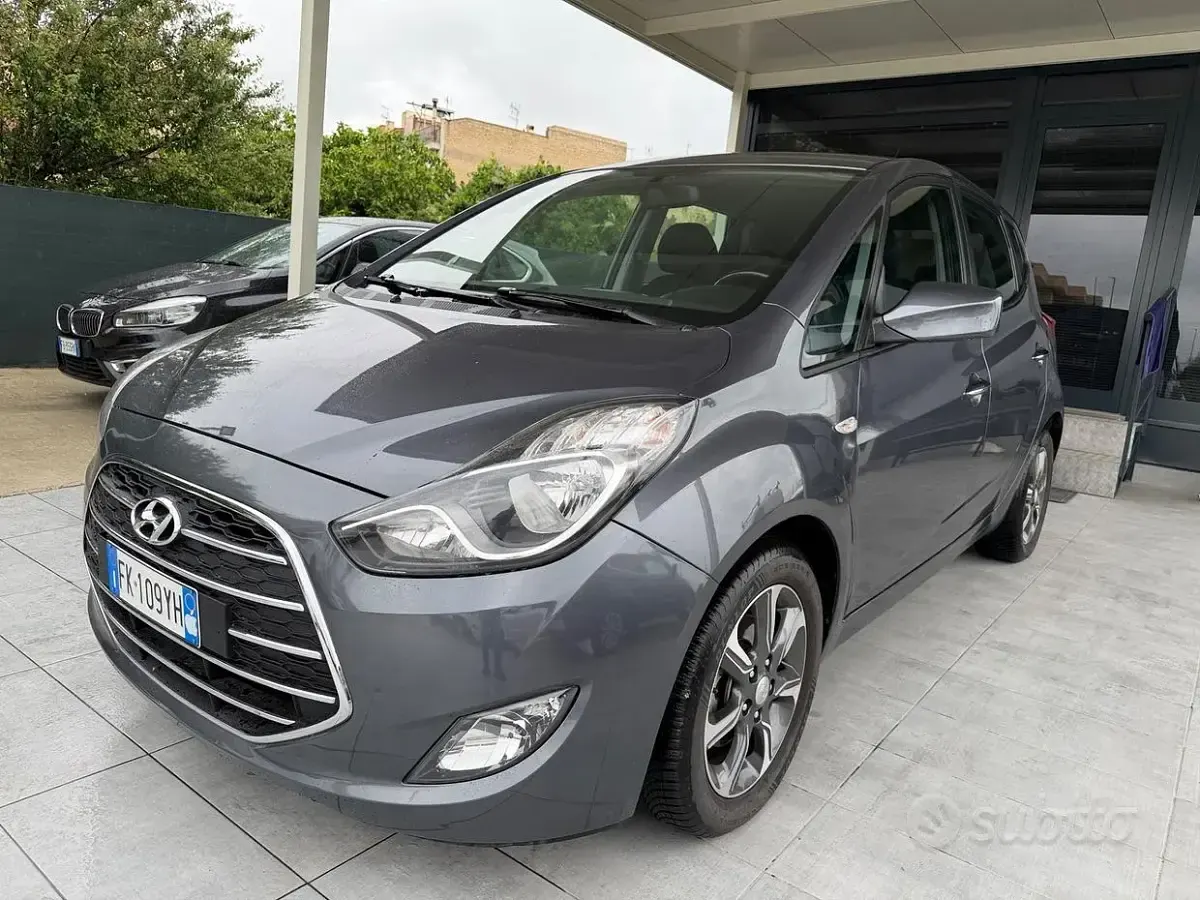 Usata Hyundai ix20 90 CV (66 kW) 2017 Grigio Utilitaria