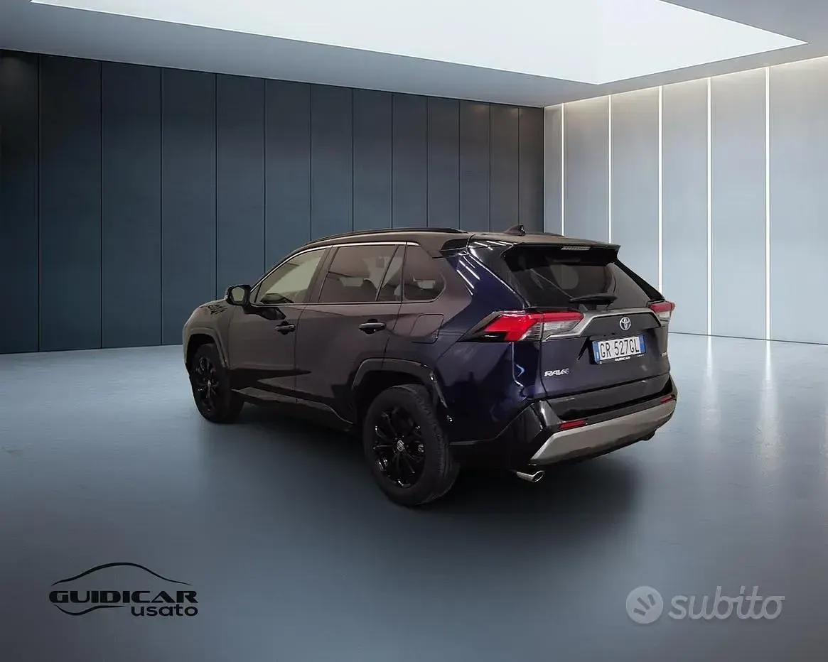 Usata Toyota RAV4 Hybrid Style 218 CV (160 kW) 2023 Blu/azzurro SUV