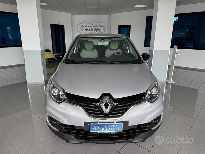 Grigio Usata 2018 Renault Captur SUV | 10.499 € (Buon prezzo) - Immagine 1/4