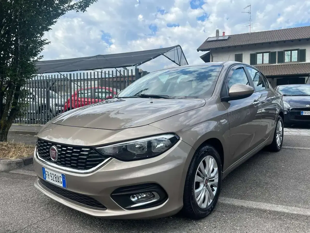 Usata Fiat Tipo Easy 120 CV (88 kW) 2018 Bronzo Berlina