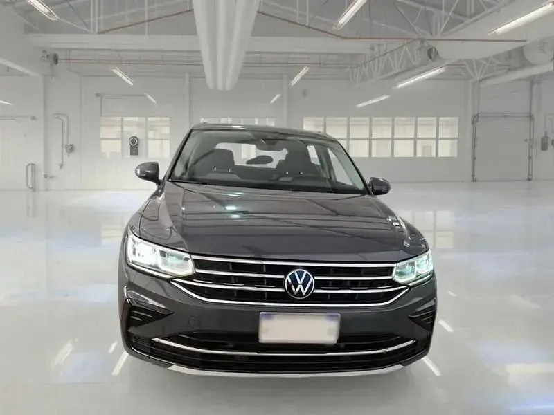 Usata VW Tiguan Elegance 149 CV (109 kW) 2023 Grigio SUV