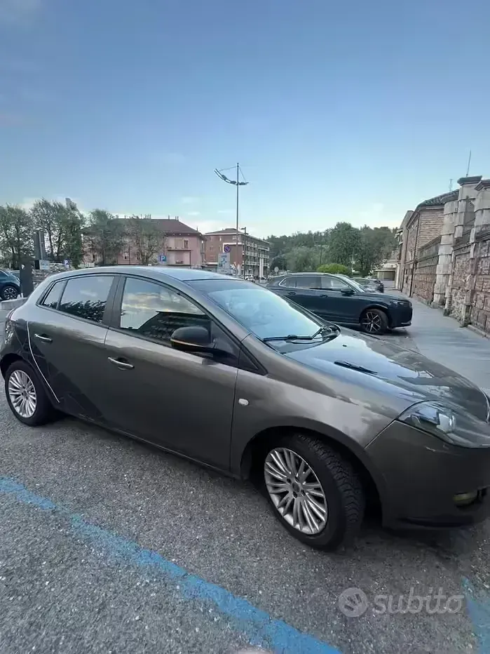 Usata Fiat Bravo Dynamic 120 CV (88 kW) 2007 Grigio Utilitaria