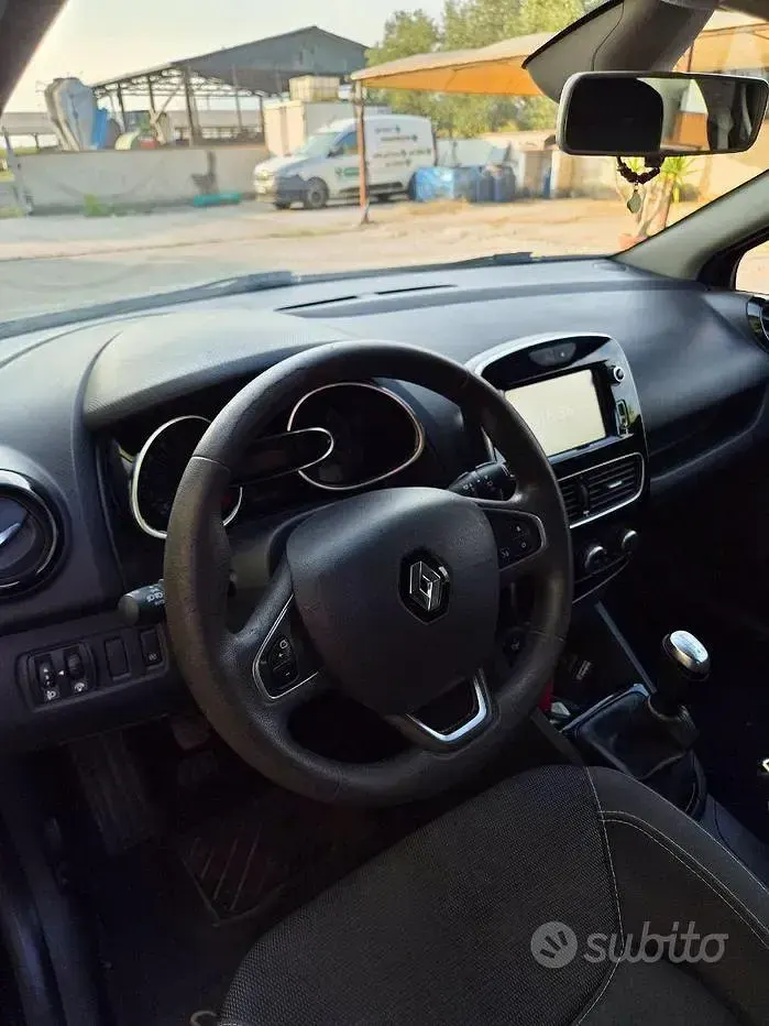 Usata Renault Clio 75 CV (55 kW) 2019 Nero Utilitaria
