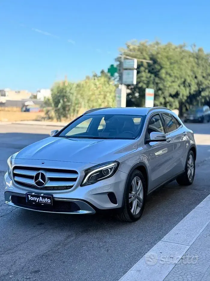 Usata Mercedes GLA200 Premium 136 CV (100 kW) 2016 Grigio SUV