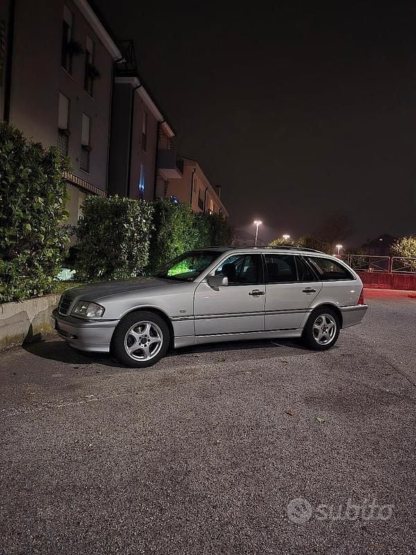 Grigio Usata 1997 Mercedes 250 Station wagon | 6000 € - Immagine 1/1