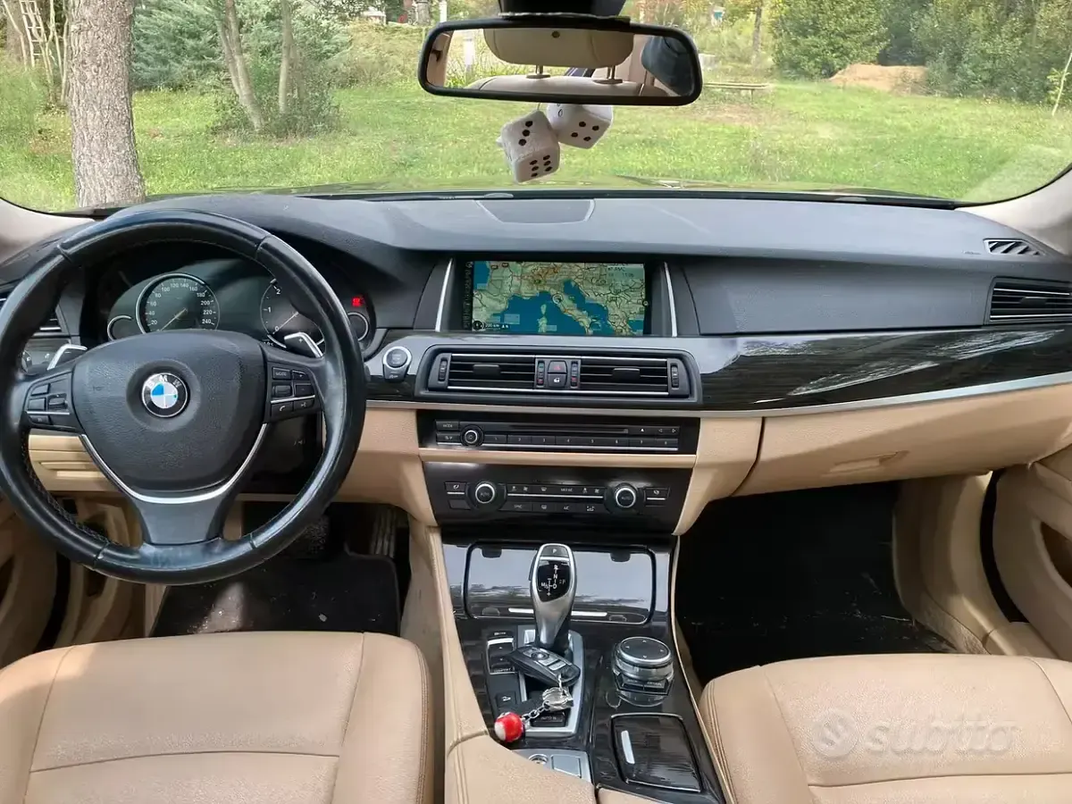 Usata BMW 530 Luxury Line 258 CV (189 kW) 2015 Nero Station wagon