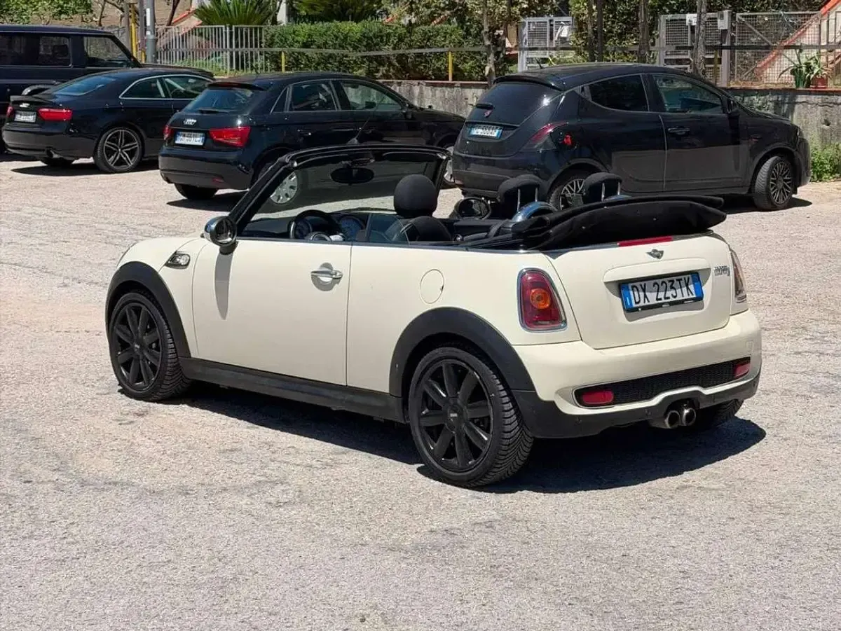 Usata Mini Cooper S Cabriolet 174 CV (127 kW) 2009 Giallo Cabrio