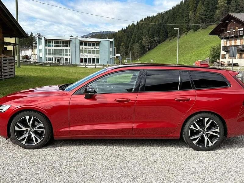 Usata Volvo V60 R-Design 197 CV (144 kW) 2021 Rosso Station wagon