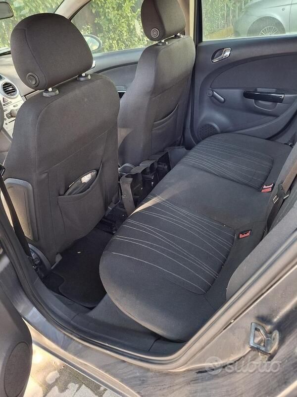 Grigio Usata 2008 Opel Corsa Due volumi | 1900 € (Super prezzo) - Immagine 1/4