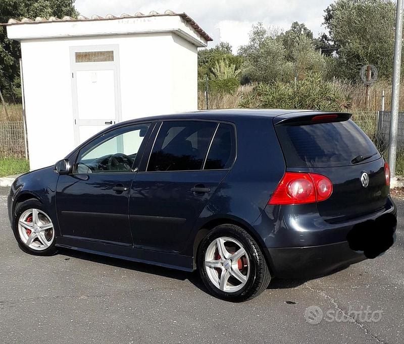 Usata VW Golf V 105 CV (77 kW) 2004 Berlina