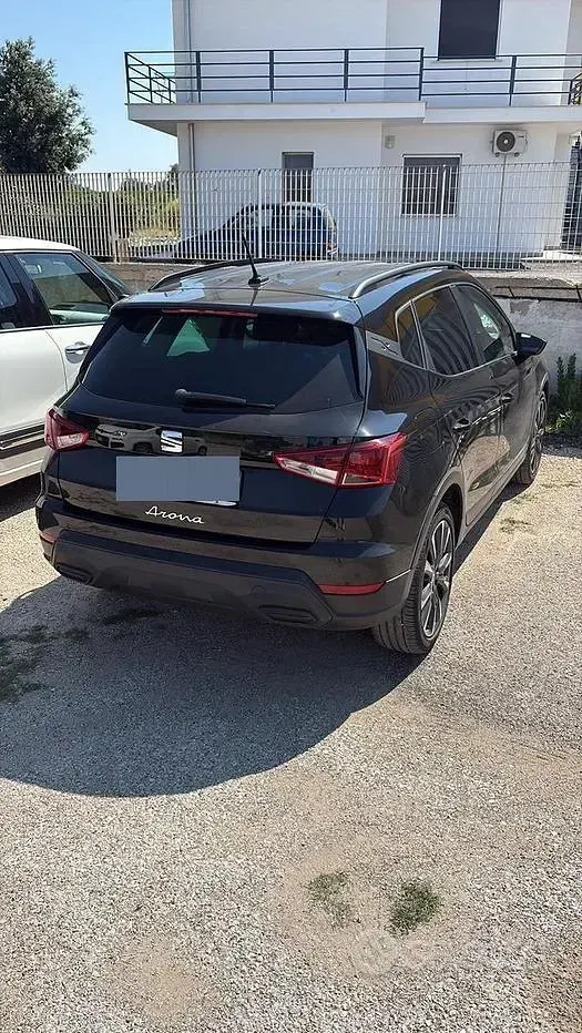 Usata Seat Arona 115 CV (84 kW) 2024 Nero SUV