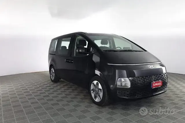Gebraucht Hyundai Staria 177 PS (130 kW) 2024 Blau Van / Kleinbus
