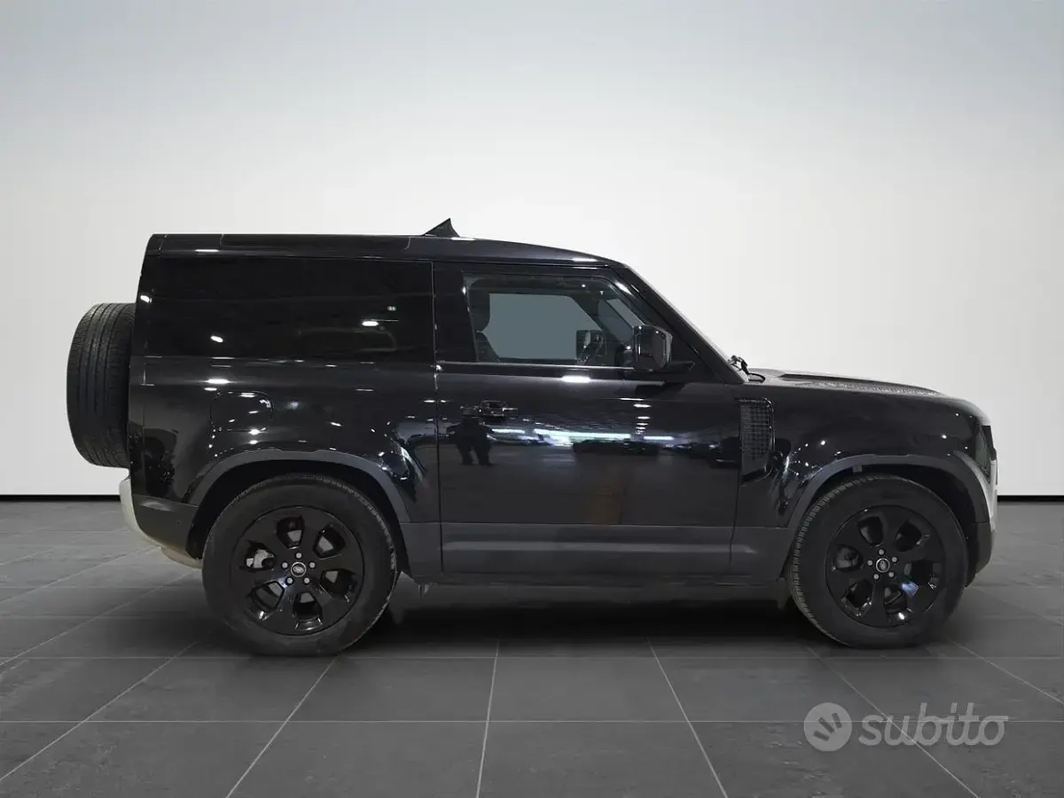 Usata Land Rover Defender SE Dynamic 200 CV (147 kW) 2022 Nero SUV