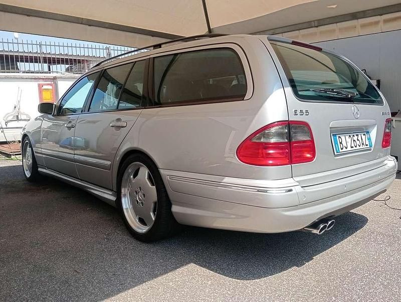 Usata Mercedes E55 AMG AMG 354 CV (260 kW) 2000 Argento Station wagon
