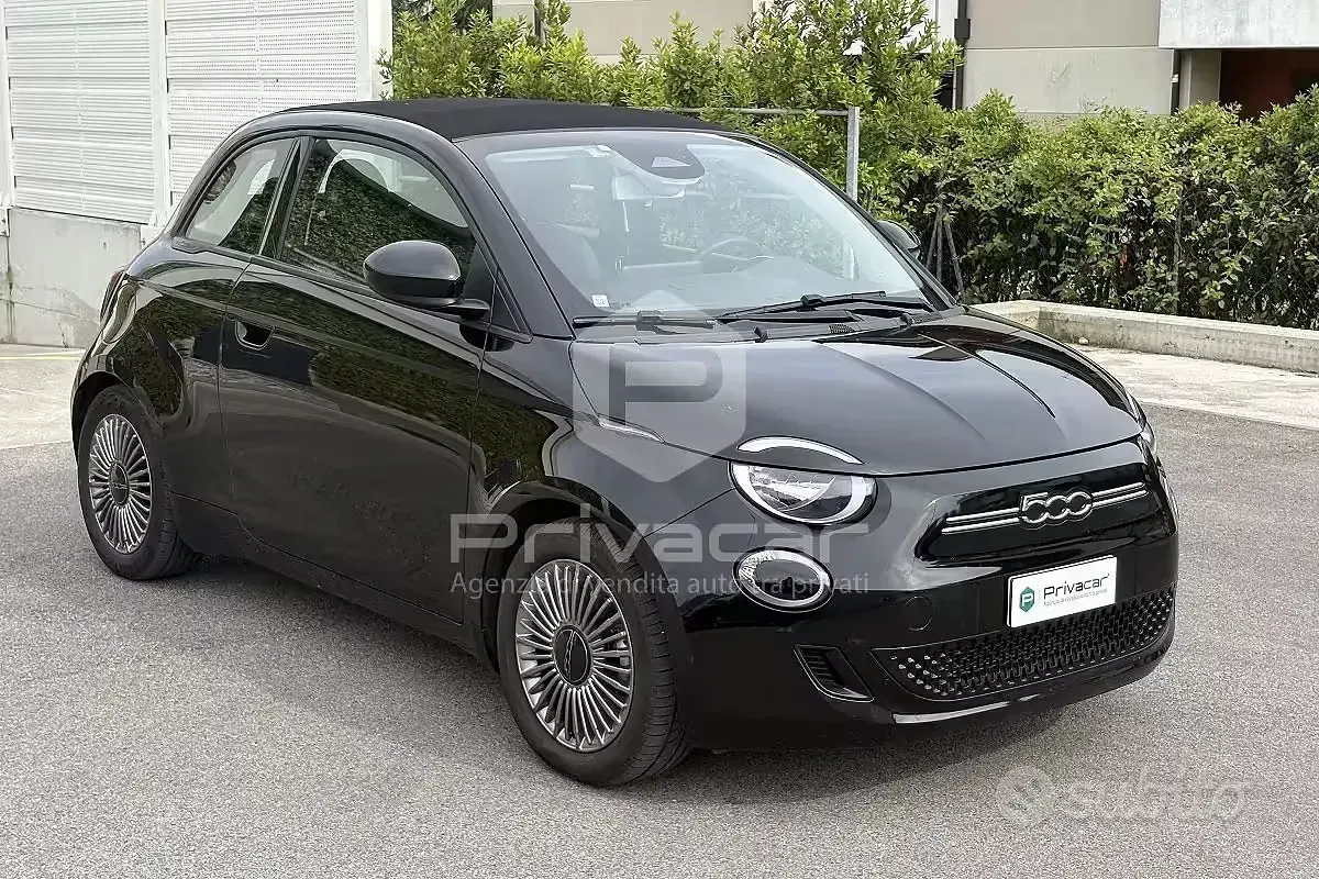 Second-hand Fiat 500e 42 kW (58 CP) 2023 Negru Cabrio